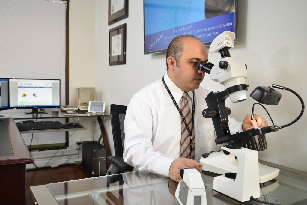 Online accessible Jewelry Appraisal Service by GIA Graduate Gemologist.